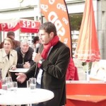 Thomas Eiskirch am zentralen Wahlkampfstand der SPD Bochum