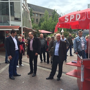 Zentraler Infostand der SPD Bochum mit Thomas Eiskirch und Jürgen Mittag