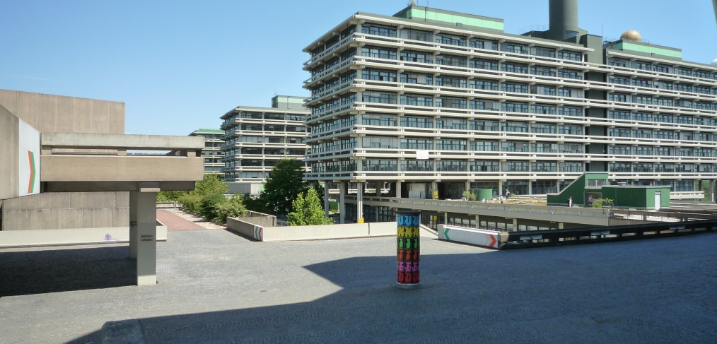 Ruhr-Universität Bochum (RUB), N-Gebäude (Naturwissenschaften), Foto: M, Bildquelle: Wikimedia Commons, Lizenz: gemeinfrei